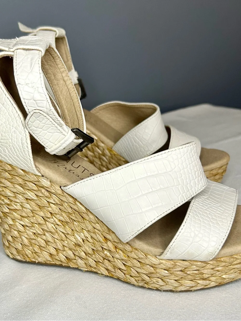 Coconuts By Matisse Mickie Sandals‎ Womens 9 / 40 White Croc Espadrille Wedge